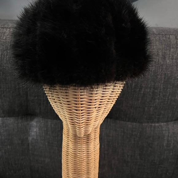 Vintage fur hat - Picture 2 of 6